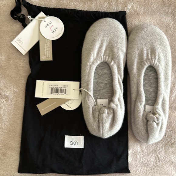 Skin 100% Cashmere Slippers - Picture 4 of 4
